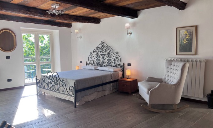 Carpeneto Apartment | Casa Terragni 38 - Four Bedroom Apartment, Sleeps 8