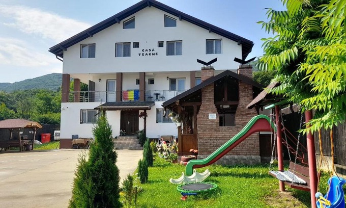 Calimanesti House | Casa Trache