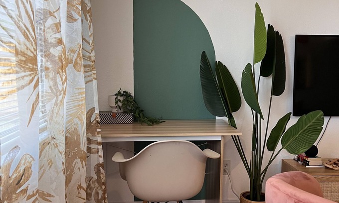 Vancouver House | Casa Tropical Jungle in the Couve close to DT