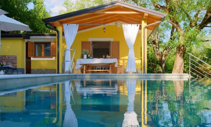 Buzet House | Casa Valla - Two Bedroom Holiday Home with Pool