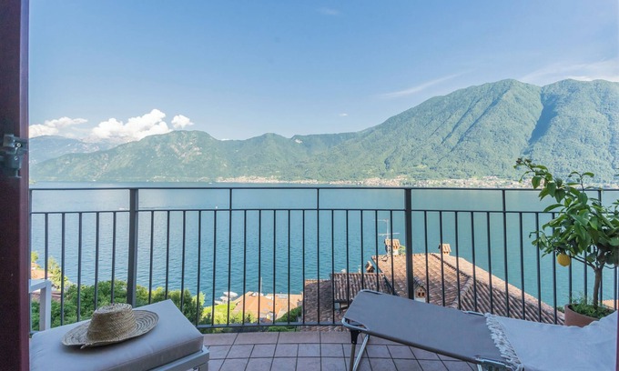 Sala Comacina Apartment | Casa Vela - Two Bedroom Apartment, Sleeps 4