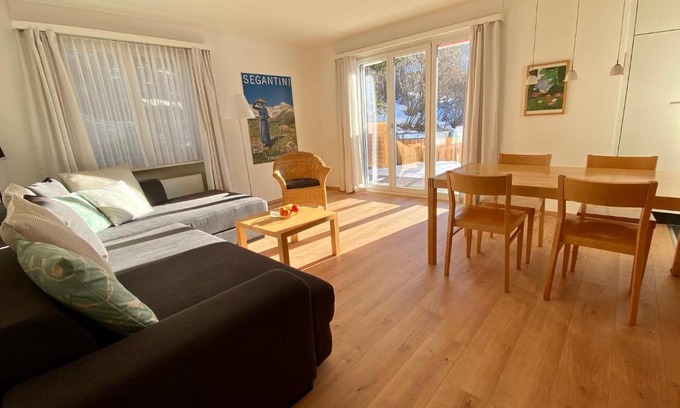 Savognin Apartment | Casa Zundregn - ein Bijou mit privater Terrasse und E-Mobility