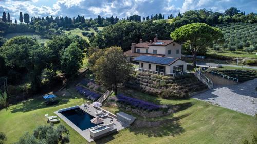 Colli al Metauro Villa | Casale Astralis 13 by Marche Holiday Villas