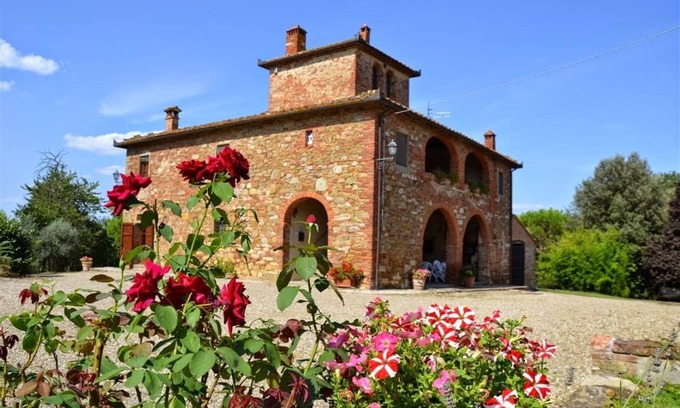 Lucignano Villa | Casale le Rondini In Lucignano, Tuscany