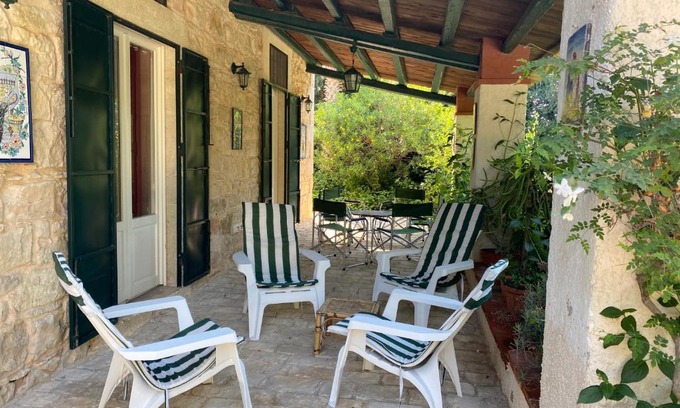 Caucana-finaiti-casuzze-finaiti Nord Villa | Casale Vignazze