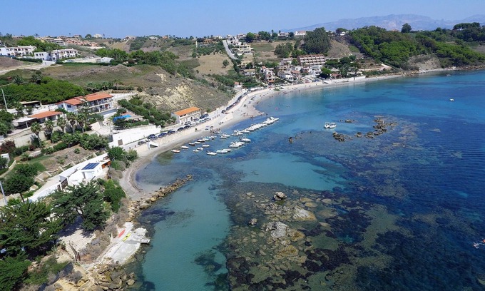 Tonnara di Bonagia Apartment | Case Vacanza Renella 3 Beds Balcony, Wifi, Self-catering, 200mt From the sea