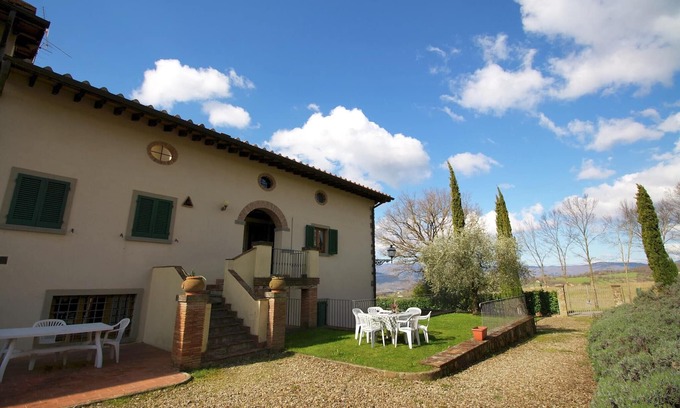 Poppi Apartment | Casentino Valley farmhouse within Poppi