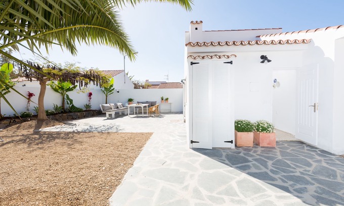 Arona Cottage | Casita 2, private garden 3 bed, WIFI