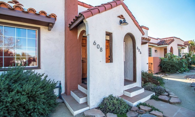 Paso Robles Cottage | Casita Azul - historic duplex in the heart of downtown Paso Robles