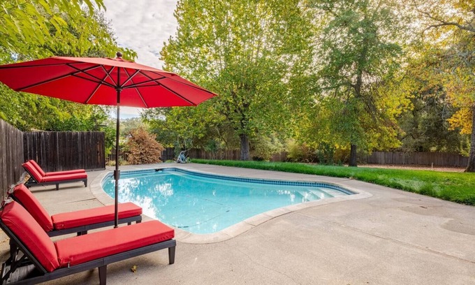 Sonoma House | Casita Sonoma: Enchanting remodeled 3BD/2BA home, Chef's kitchen, modern style