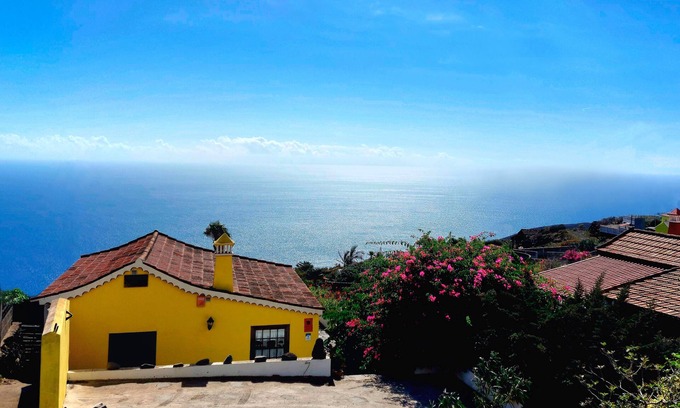 Malpaises Cottage | Casita with sea views and barbecue in Villa de Mazo, La Palma