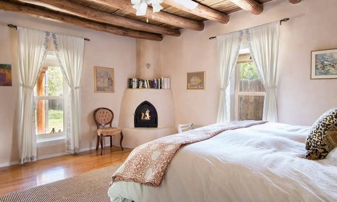 Taos House | Casitas Encantadas - Charming home with Hot Tub in Taos