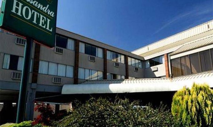 Renfrew-Collingwood Hotel | Cassandra Hotel