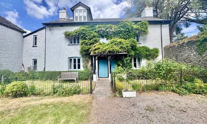 Brecon House | Castell Madoc Cottages