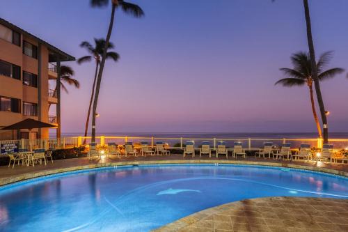 Historic Kailua Village Apartment | Castle At Kona Reef