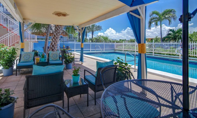 Lauderdale-by-the-Sea Hotel | Castle by the Sea