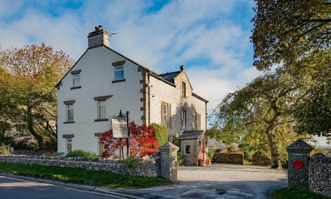 Little Longstone House | Castle Cliffe. Victorian House in spectacular position.