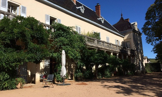 Saint-Etienne-la-Varenne Other | Castle- Apartment 8 people in the heart of Beaujolais