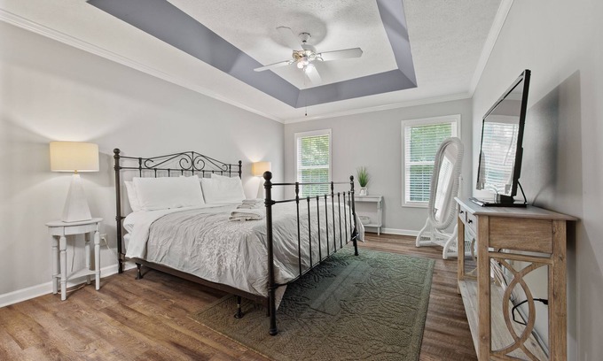 Tucker House | Castle In The Pines l Modern 5BR l Tucker