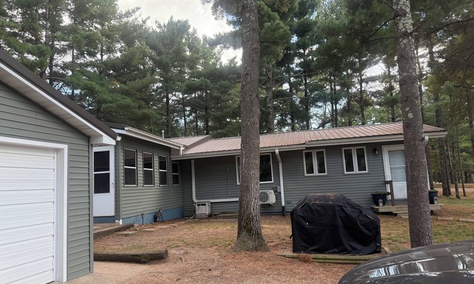 Friendship Cabin | Castle Rock Lake Cabin Near Lake ~ Close To Wisconsin Dells ~ Peaceful Retreat!