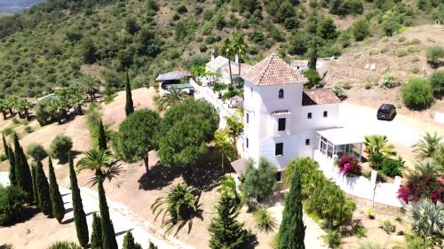 Alozaina Apartment | Castle Tower apartment PICASSO in rural holiday park