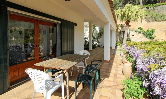 Sa Riera House | Catalonia by Interhome