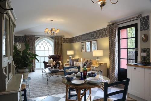 Redbrook Apartment | Cathedral View - Romantic Wye Valley Country House 1 Bed Apartment - Dog Friendly