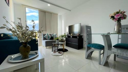 Neiva Apartment | CB Somos AT HOME Apto cómodo e impecable con Aire Acondicionado