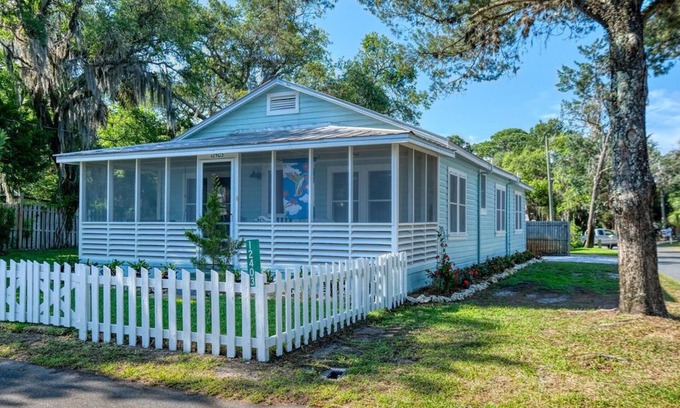 Cedar Key House | Cedar Cottage - Historic Charm in Cedar Key