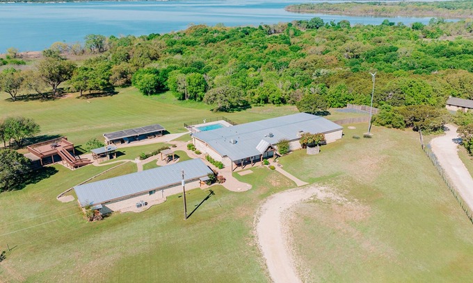Lake Whitney House | Cedar Creek Ranch on Lake Whitney