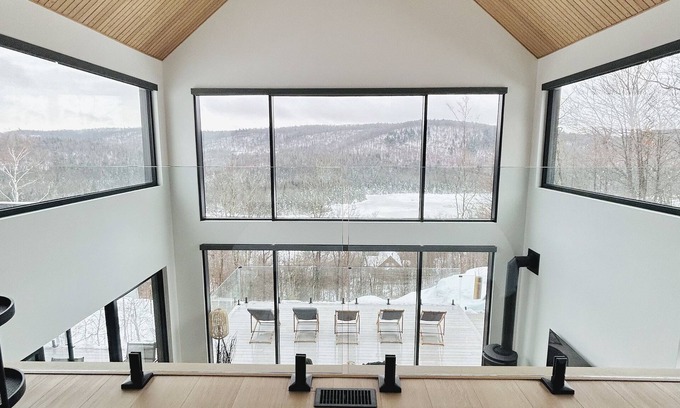 Les Pays-d'en-Haut Regional County Municipality Ski Chalet | Cedar Hills-Sauna and spa in a Scandinavian style chalet mountainside