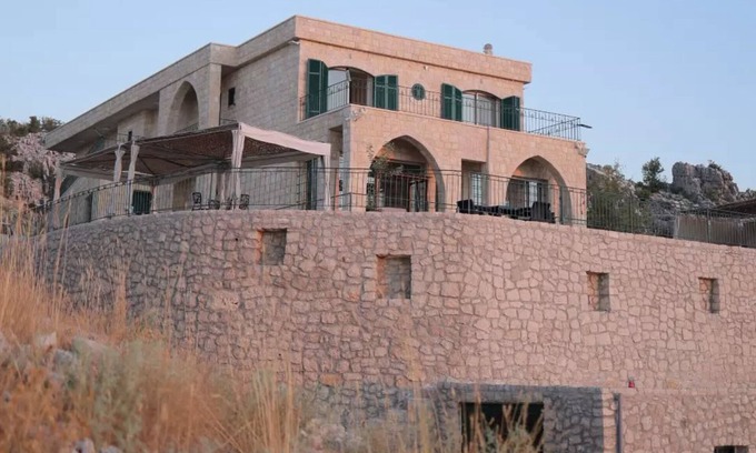 Kfardebian Villa | Cedar House Jaj: Simple and Comfy Standard Room