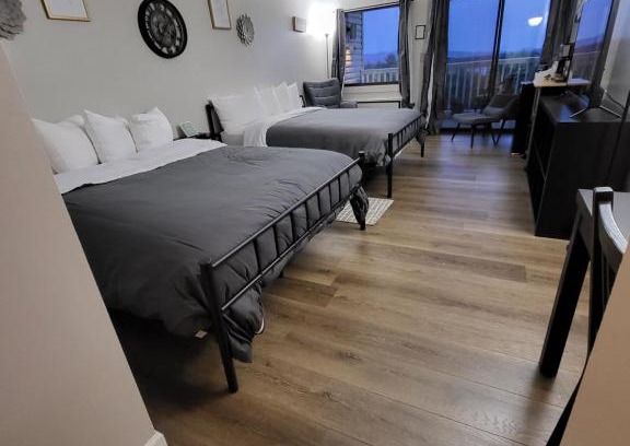 Weirs Beach Apartment | Cedar Lodge Room w/Lake Views!