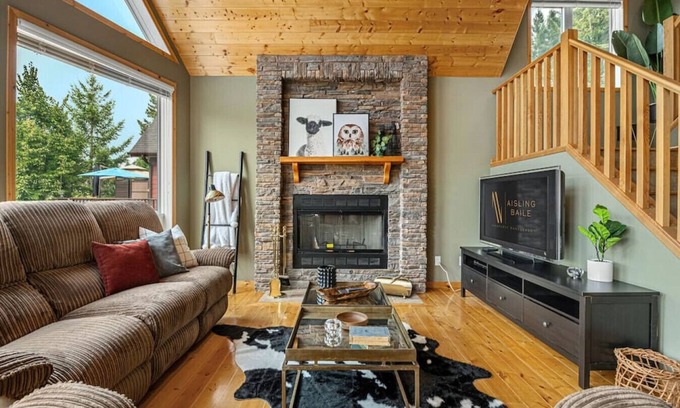 East Kootenay House | Cedar & Sage | Hot Tub | A-Frame | Family Friendly