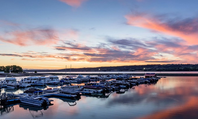 Chamberlain Hotel | Cedar Shore Resort