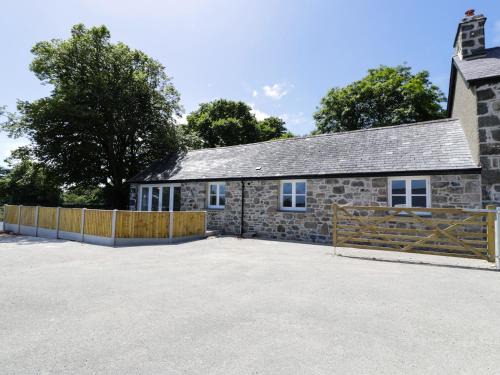 Criccieth House | Cefn Bryn Bach