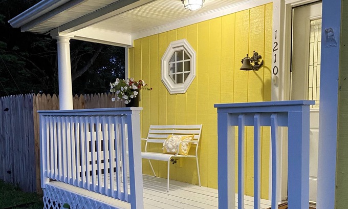 Issue House | Celebrate Autumn at Sunny Place Cottage!