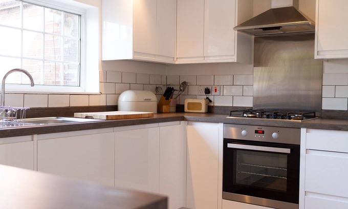 Leek Apartment | Celias Apartment is cosy and modern and situated in the market town of Leek.