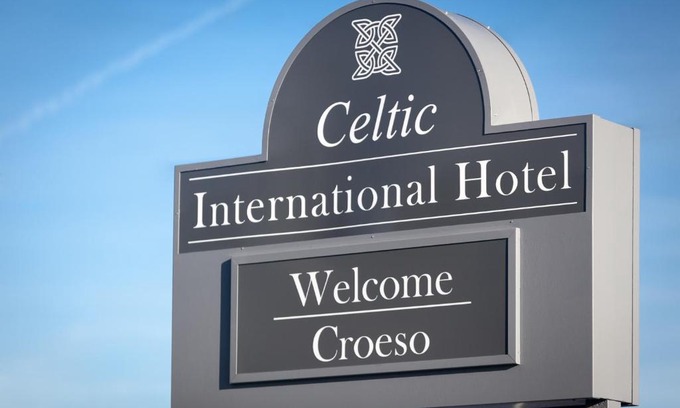 Rhoose Hotel | Celtic International Hotel Cardiff Airport