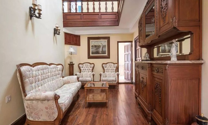 Historical Center House | Central La Laguna Retreat