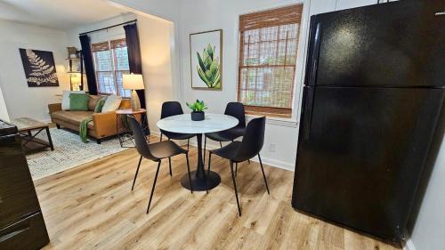 Valdosta House | Center of Town! Near Hospital and VSU, Gameroom & Fire-pit, Pet Friendly