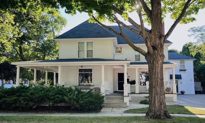 Charlevoix House | CENTRAL A/C! Huge Downtown Historic CVX Home! Walk to town & beach!