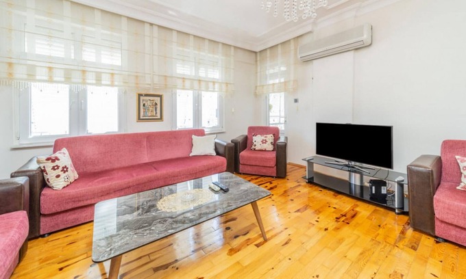 Antalya City Centre Apartment | Central and Pleasant Flat in Muratpasa