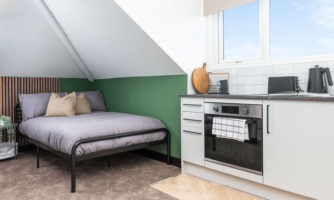 Derby Apartment | Central and Warm Studio Apartment | Free Parking