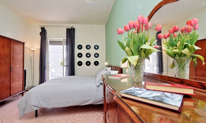 San Giovanni Apartment | Central apartment in Rome 2 bedrooms 2 bathrooms, up to 5 people near Colosseo