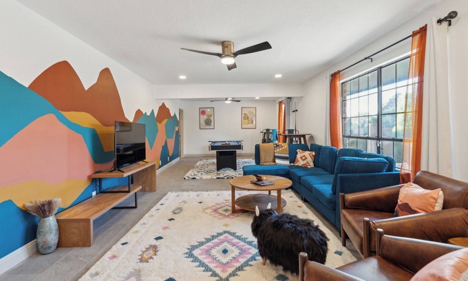Albuquerque House | Central BBQ Haven: 4bd - Games - Outdoor Movie