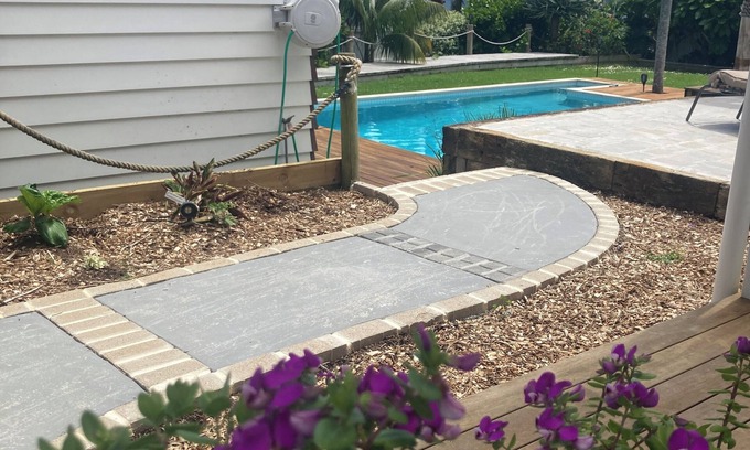 Kingsland Apartment | Central City Pool House with Parking. Pet Friendly. Walk to Eden Park Cafes Bars