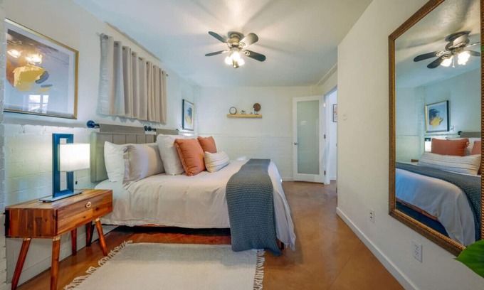 Blenman-Elm Apartment | Central/Guesthouse/1 BR & 1 BA/Fenced/Cozy