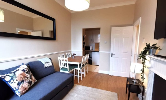 City Centre Dublin Apartment | CENTRAL LOCATION 2 BED APT Fast WIFI & TV&KITCHEN
