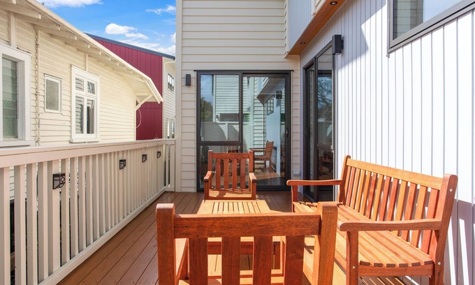 Sandringham Apartment | Central Oasis Townhouse with Parking